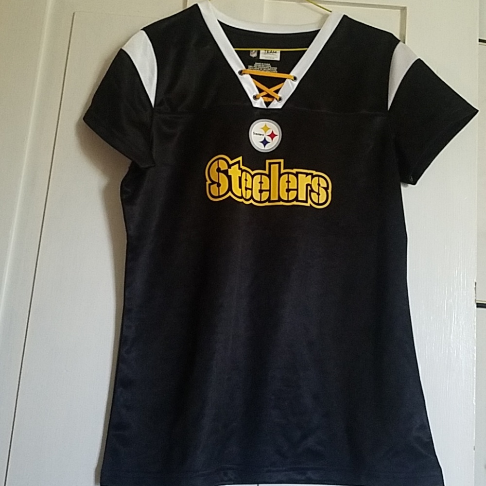Ladies Steelers shirt
